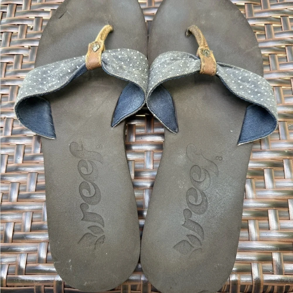 Reef little scrunch size 8 women's flip flops